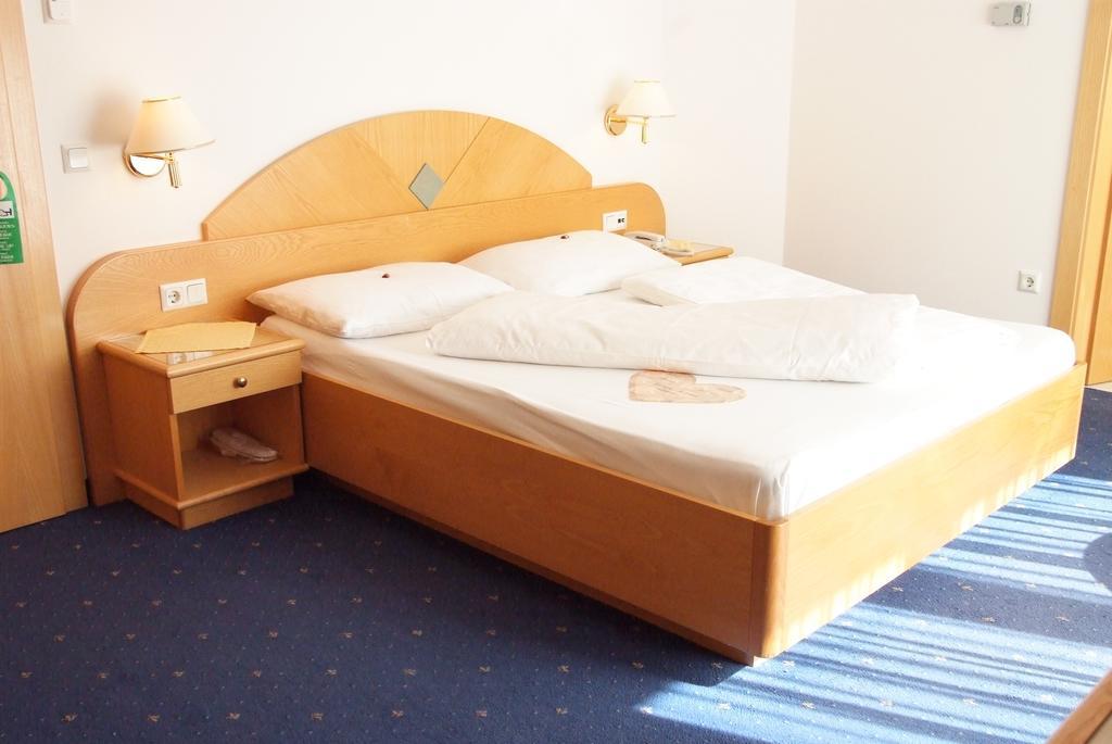 Seehotel Sparer Appiano Sulla Strada Del Vino Ruang foto